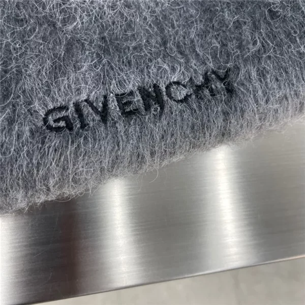 2023fw Givenchy Sweater