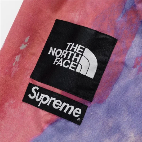 3The North Face X Superme Jacket