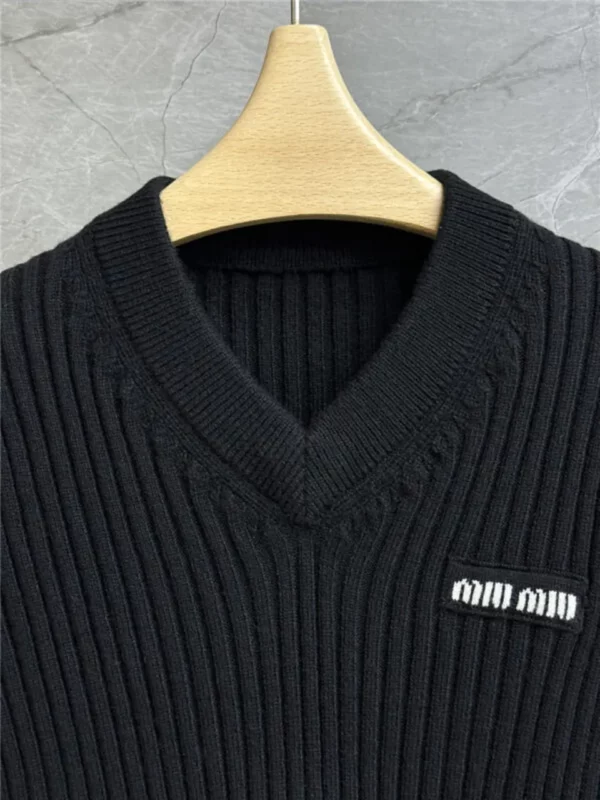 miumiu short wool sweater