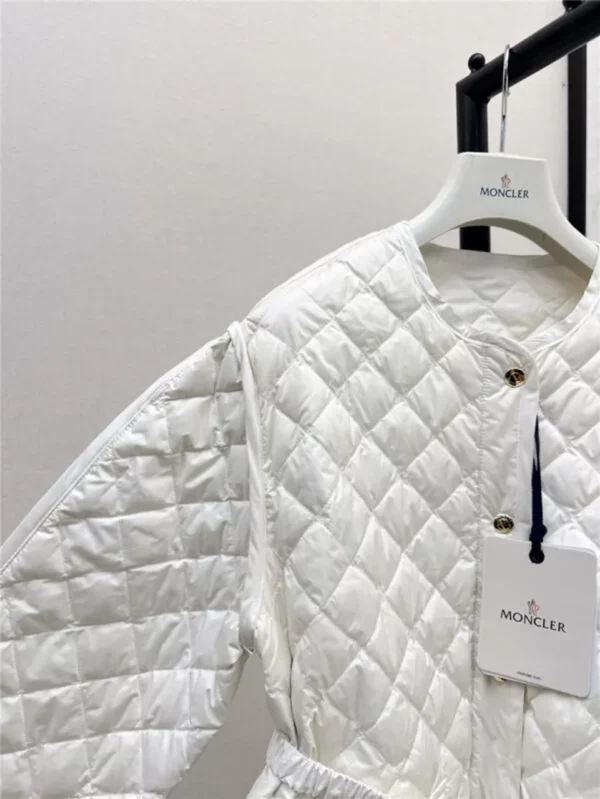 moncler waist round neck down jacket