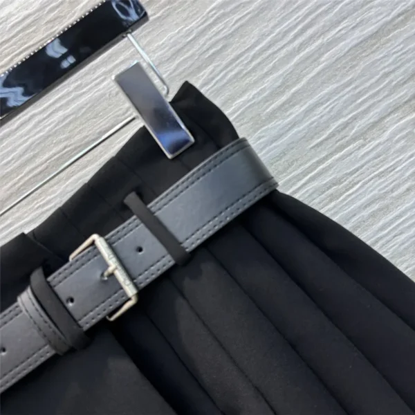 Dior belt pleated skirt