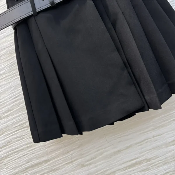 Dior belt pleated skirt